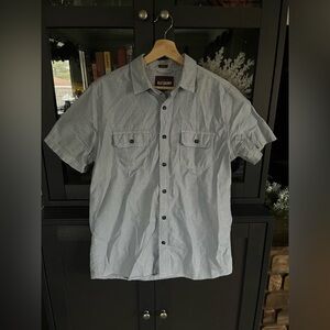 Alesbury Men’s Button Down Shirt Medium